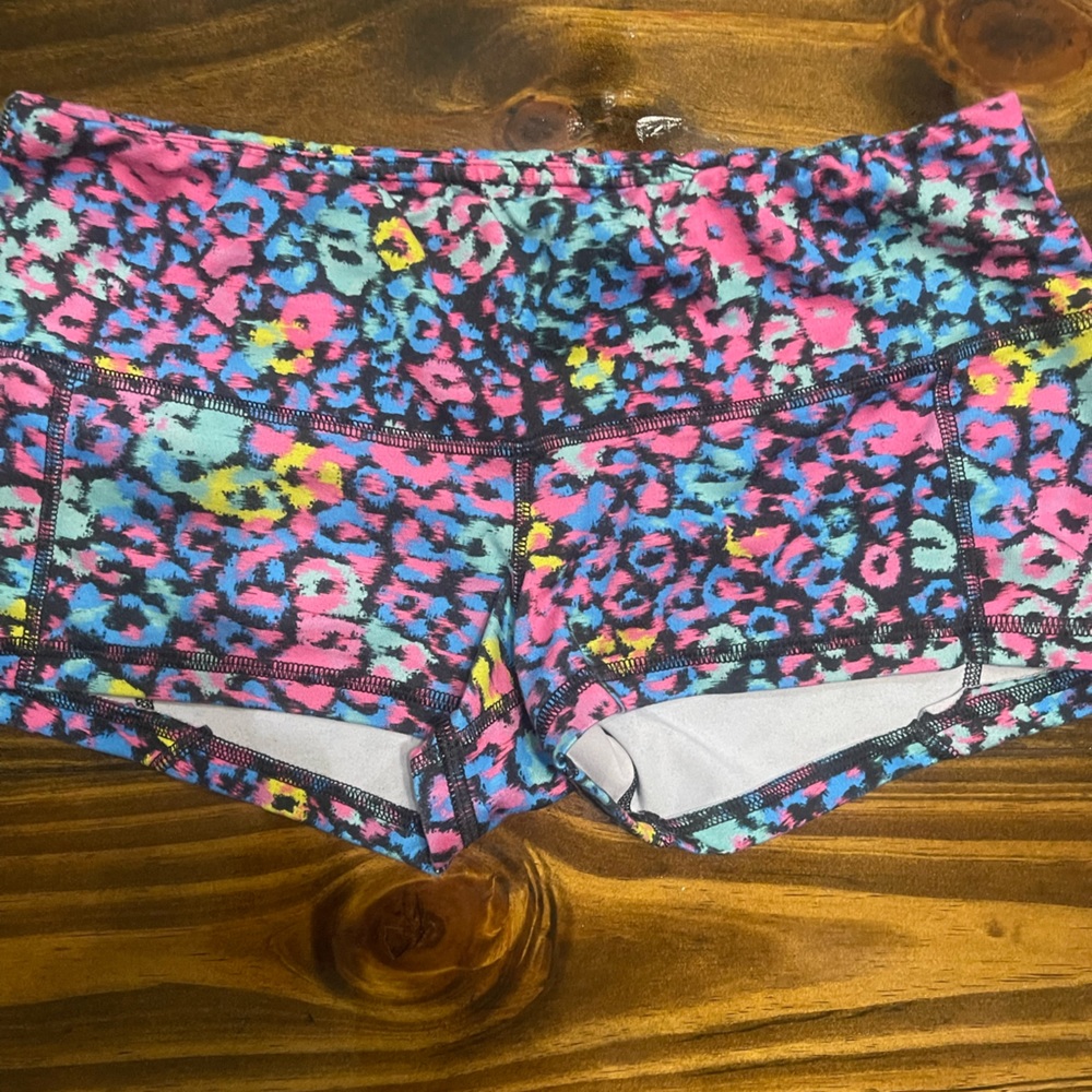Fleo shorts Sz L